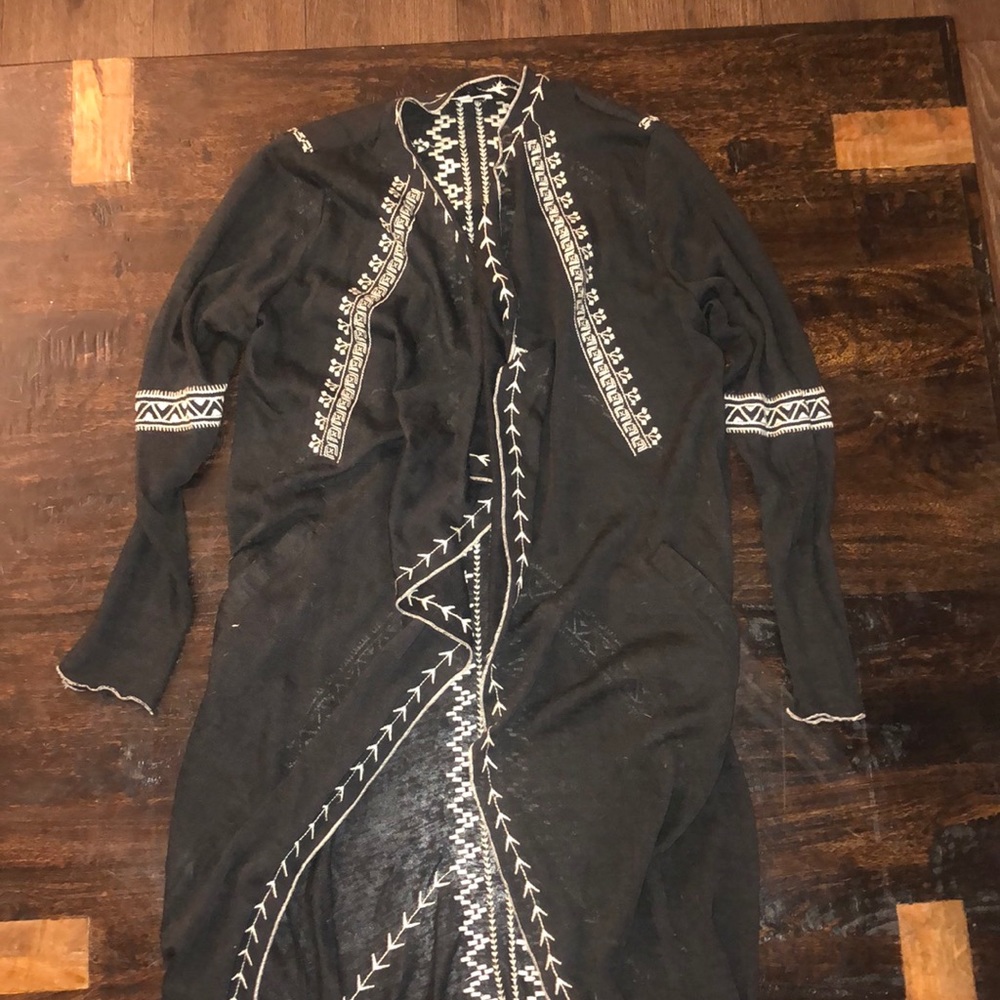 Phanuel Aztec patterned duster. Has pockets.